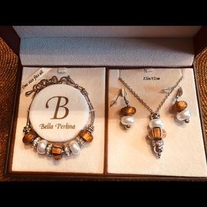 Bella Perlina Jewelry Set❣️never taken out of box!